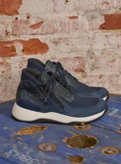 Hoge Veterschoenen|Wandelschoenen<Wolky Crown S2F - blauw stretchleer blauwstretchleer