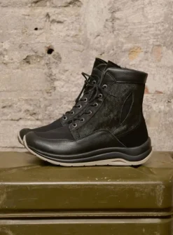 Hoge Veterschoenen|Veterlaarzen<Wolky Ellon S2F - zwart combi stretchleer zwartcombistretchleer