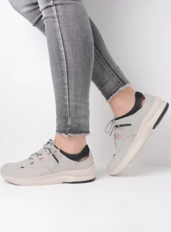 Lage Veterschoenen|Wandelschoenen<Wolky Galena - lichtgrijs nubuck lichtgrijsnubuck