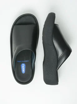 Slippers<Wolky Nassau - zwart leer zwartleer