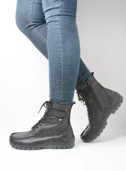 Hoge Veterschoenen|Veterlaarzen<Wolky Reach - zwart leer zwartleer