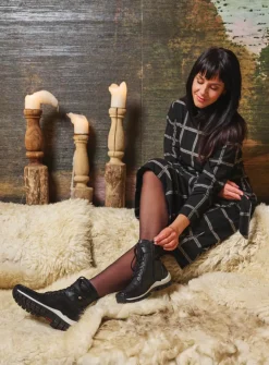 Hoge Veterschoenen|Veterlaarzen<Wolky Reach - zwart/wit leer zwart/witleer