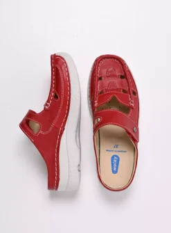 Klompen|Slippers<Wolky Roll Talaria - rood leer roodleer