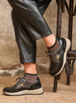 Lage Veterschoenen|Wandelschoenen<Wolky Sappho - zwart combi leer zwartcombileer