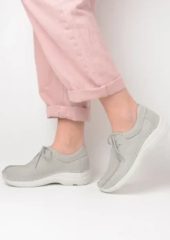 Lage Veterschoenen<Wolky Seamy Shoe - lichtgrijs nubuck lichtgrijsnubuck