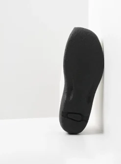 Slippers|Klompen<Wolky Seamy Slide - wit geprint leer witgeprintleer