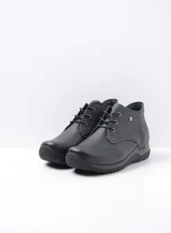 Hoge Veterschoenen|Wandelschoenen<Wolky Truth HV - zwart leer zwartleer