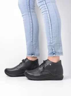Hoge Veterschoenen|Wandelschoenen<Wolky Truth HV - zwart leer zwartleer