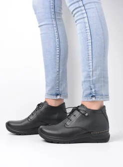 Hoge Veterschoenen|Wandelschoenen<Wolky Truth Vegan - zwart
