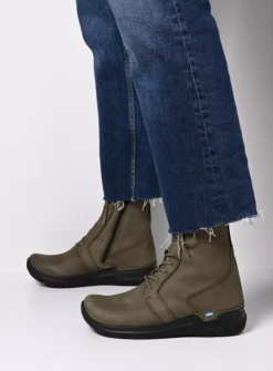 Hoge Veterschoenen|Veterlaarzen<Wolky Viper HV - pesto groen nubuck pestogroennubuck