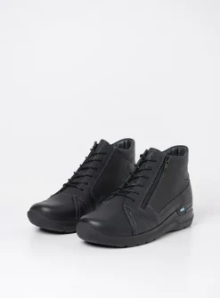 Wandelschoenen|Hoge Veterschoenen<Wolky Why - zwart leer zwartleer