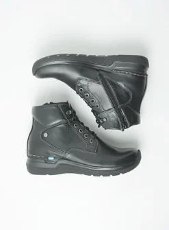 Hoge Veterschoenen|Wandelschoenen<Wolky Whynot - zwart leer zwartleer