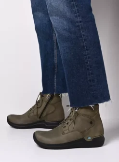 Hoge Veterschoenen|Wandelschoenen<Wolky Whynot HV - pesto groen nubuck pestogroennubuck