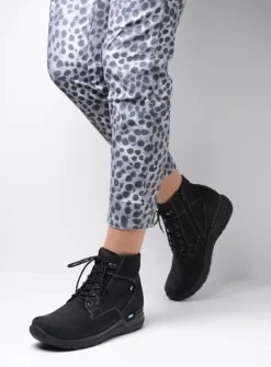 Hoge Veterschoenen|Wandelschoenen<Wolky Whynot HV - zwart nubuck zwartnubuck